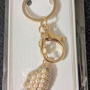 Mint Gold and Pearl Key Holder